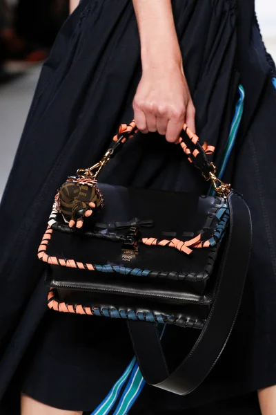 Look 30
